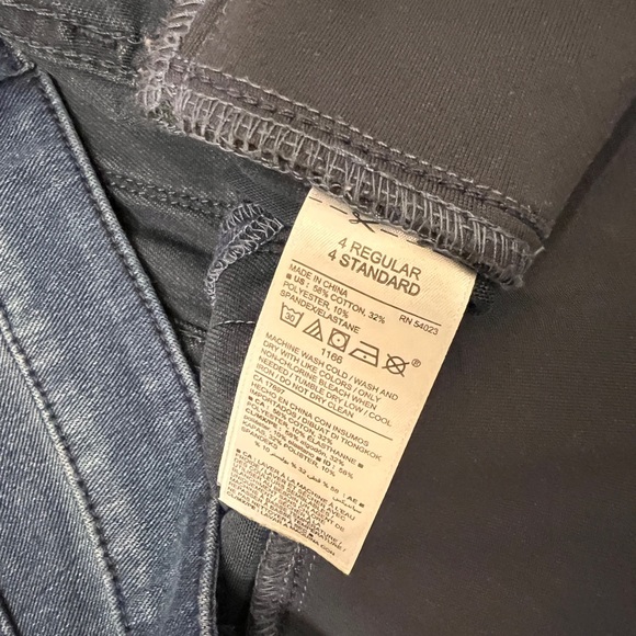 Old Navy maternity jeans Size 4 - Picture 6 of 7